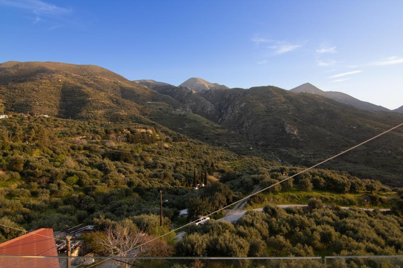 The Mountain House - Authentic Cretan Hideaway - Breathtaking And Nature Views Tourlotí Eksteriør bilde