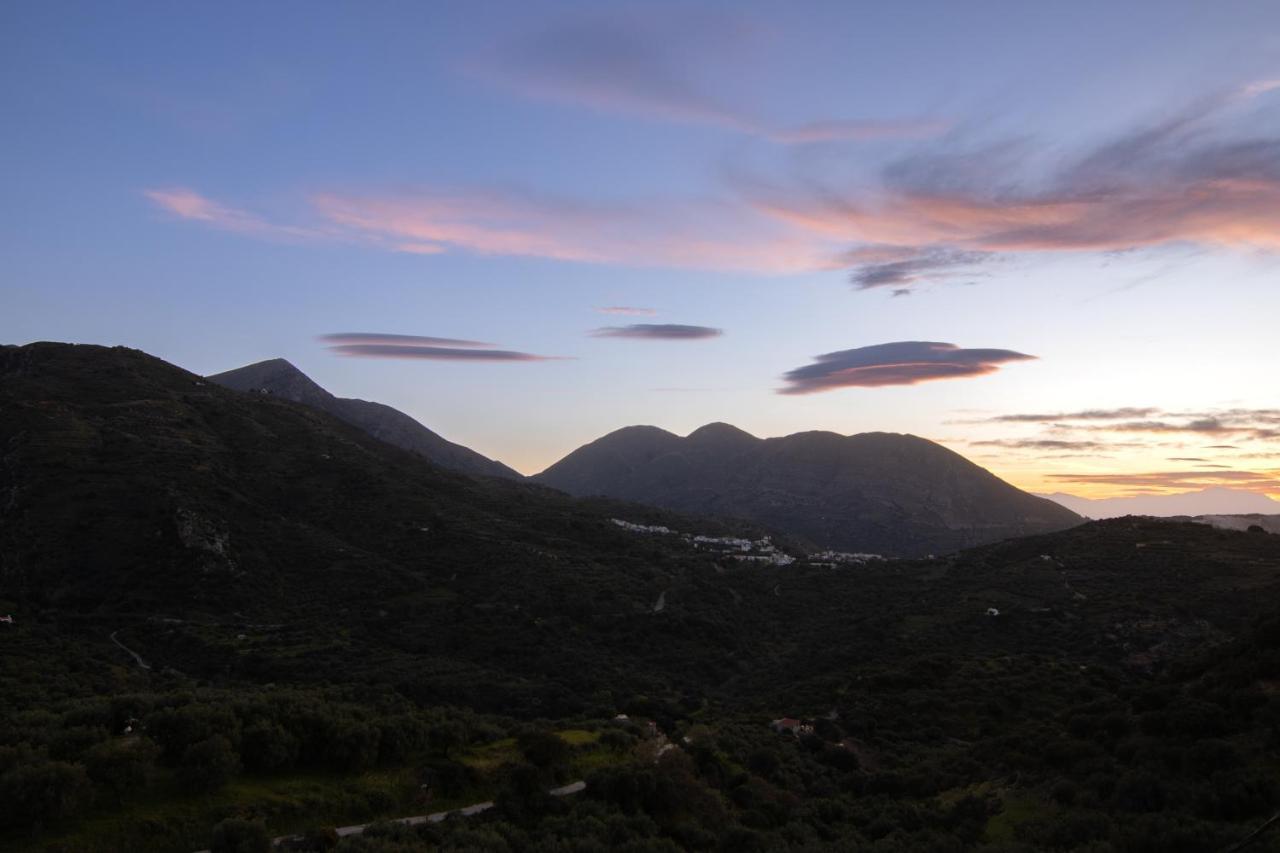 The Mountain House - Authentic Cretan Hideaway - Breathtaking And Nature Views Tourlotí Eksteriør bilde